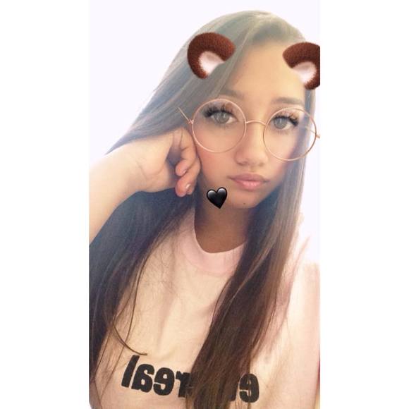 Meet your Posher, Aissa - Picture 1 of 1